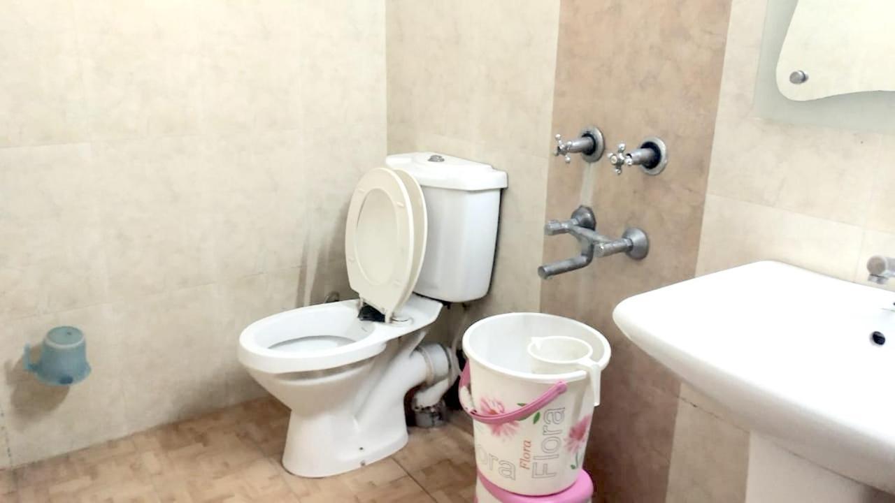 Hotel Milan Deluxe 뉴델리 외부 사진