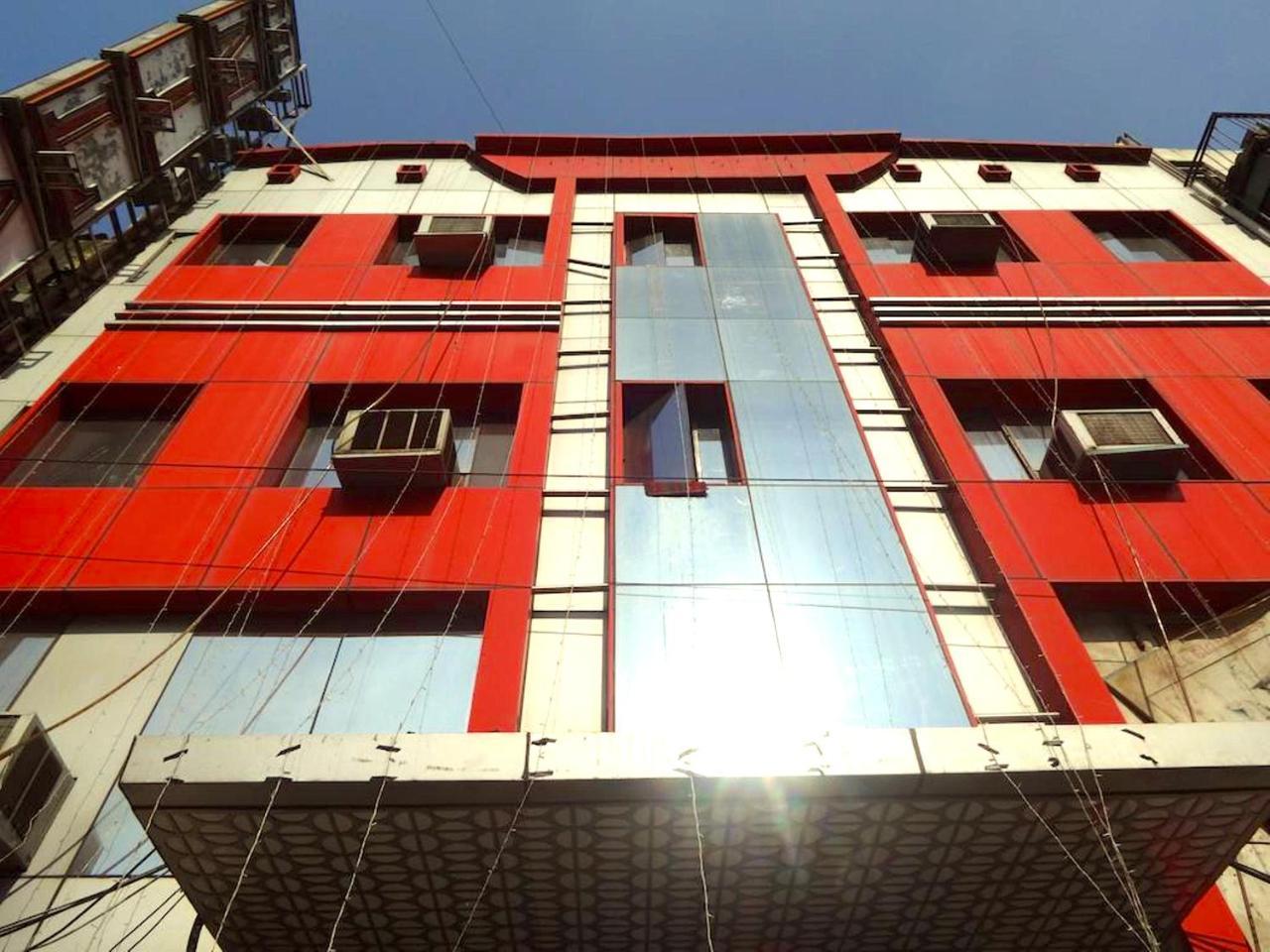 Hotel Milan Deluxe 뉴델리 외부 사진