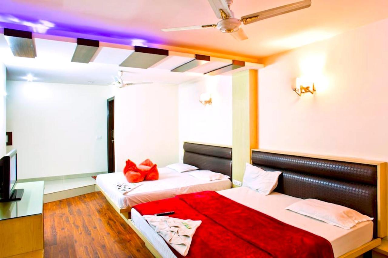 Hotel Milan Deluxe 뉴델리 외부 사진